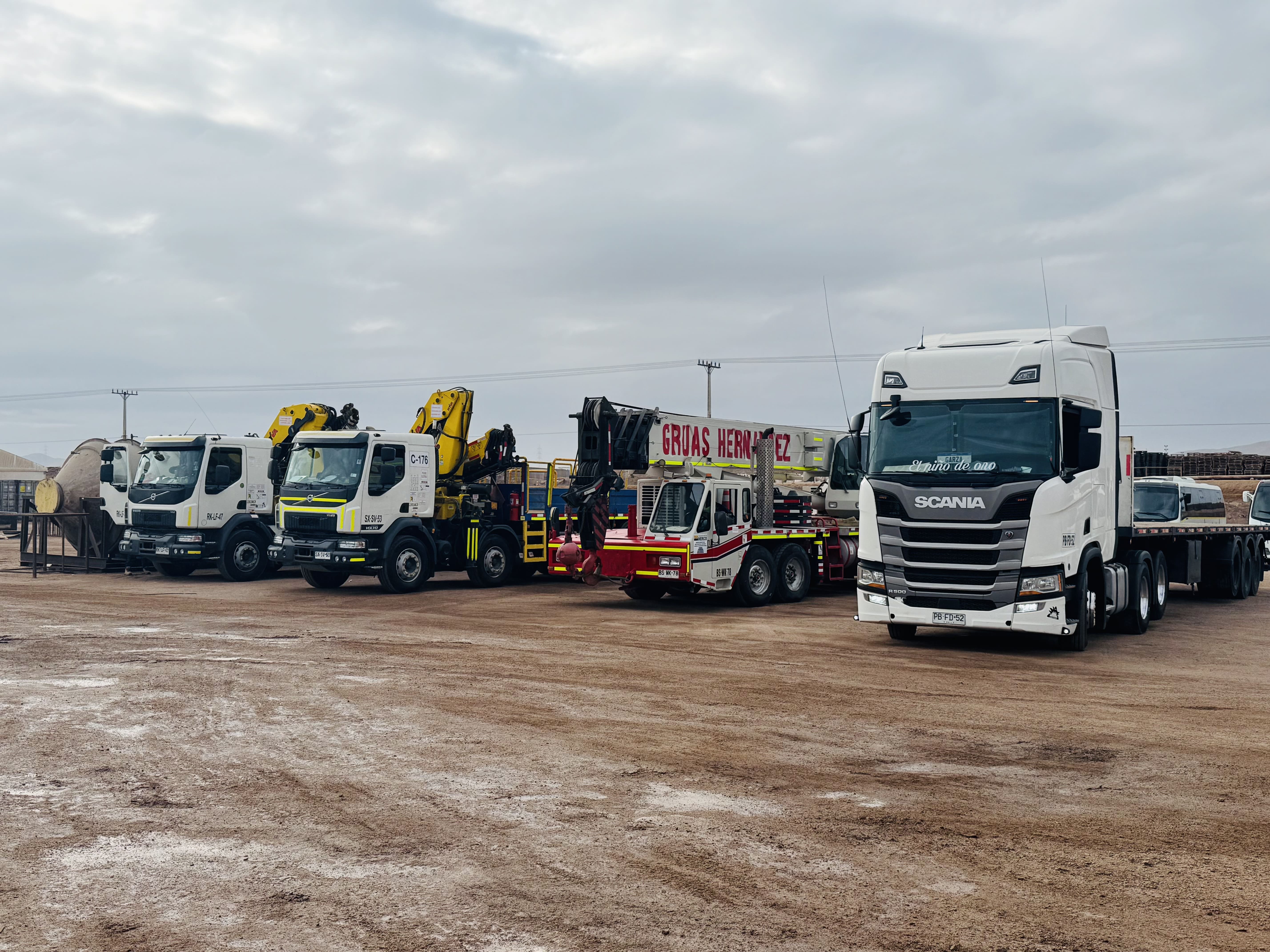 Flota y equipos de izaje y transporte CASHER en Antofagasta